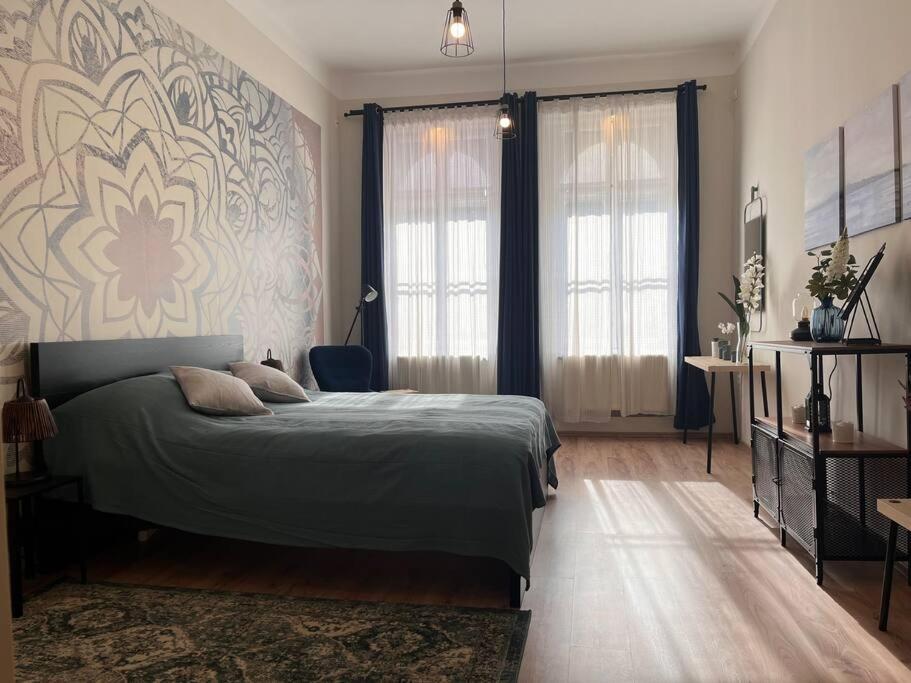 Gozsdu Apartment